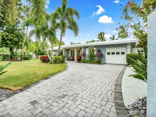 Lido Key Vacation House with Pool Near St. Armands Circle